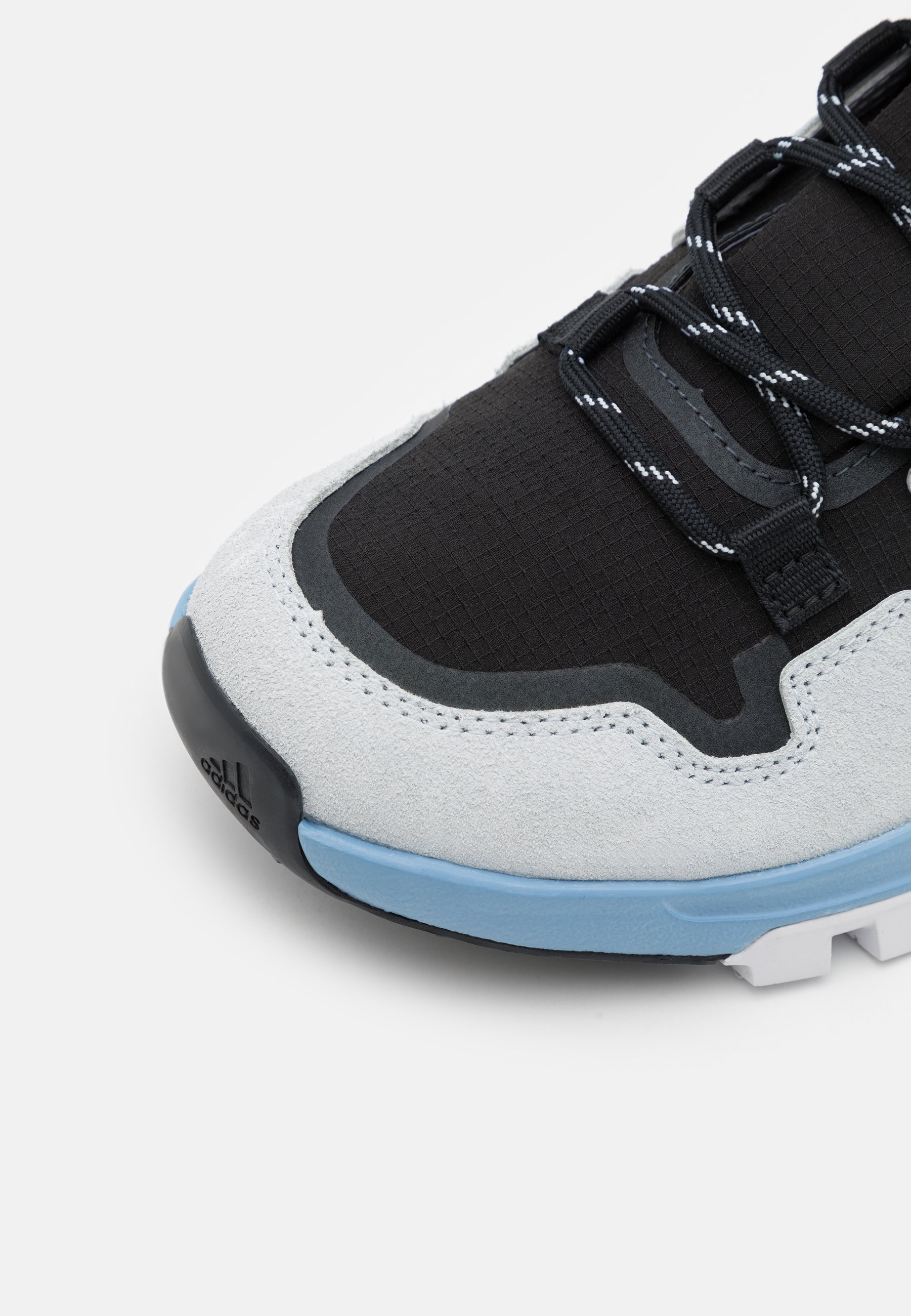 terrex hikster mid cold