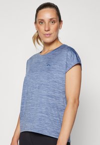 ONLY Play ONPAUB-CORE LIFE ON SS LOOSE BAT TEE - T-Shirt sport - vintage indigo