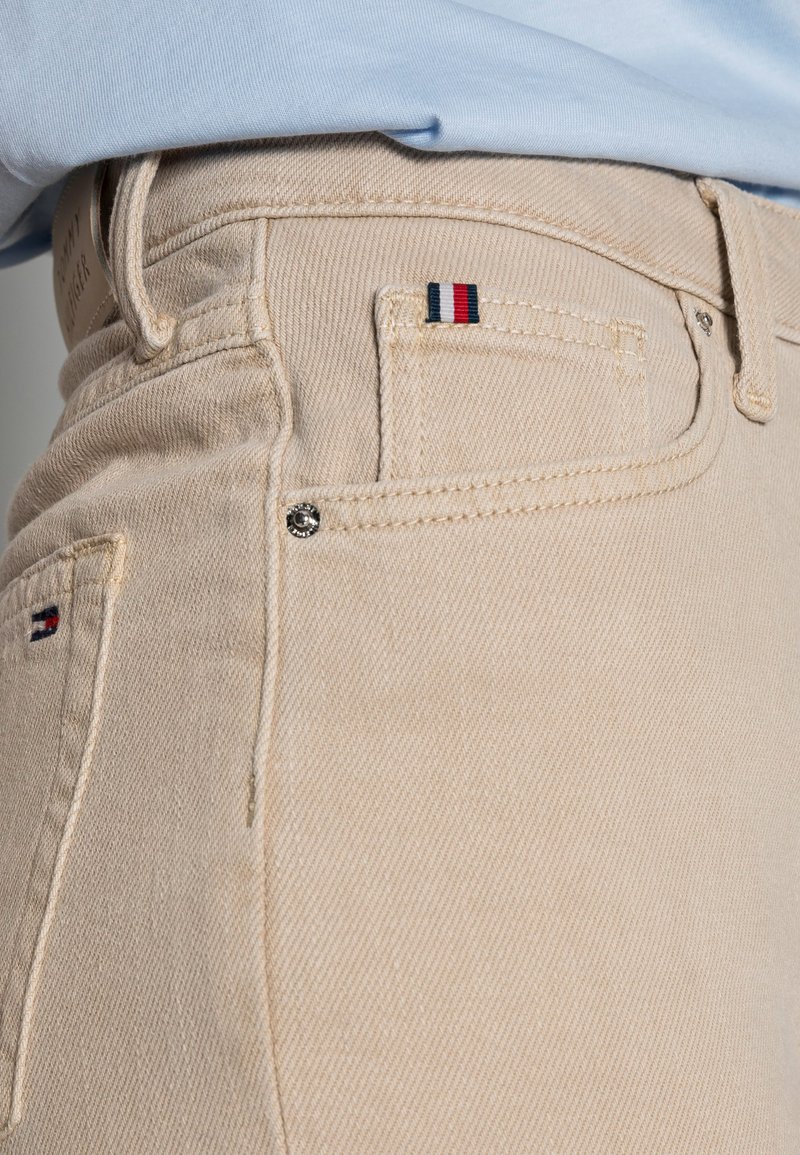 tommy jeans beige