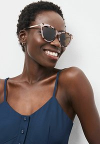 Next POLARISED CAT EYE - REGULAR FIT - Aurinkolasit - tortoiseshell brown