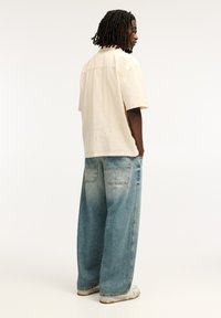 PULL&BEAR SHORT SLEEVE - Skjorter - ochre