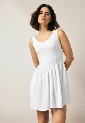 Next REGULAR FIT - SLEEVELESS SCOOP NECK WAISTED  - Kasdienė suknelė - white