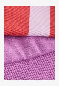 Valitud, purple squeaky reindeer christmas