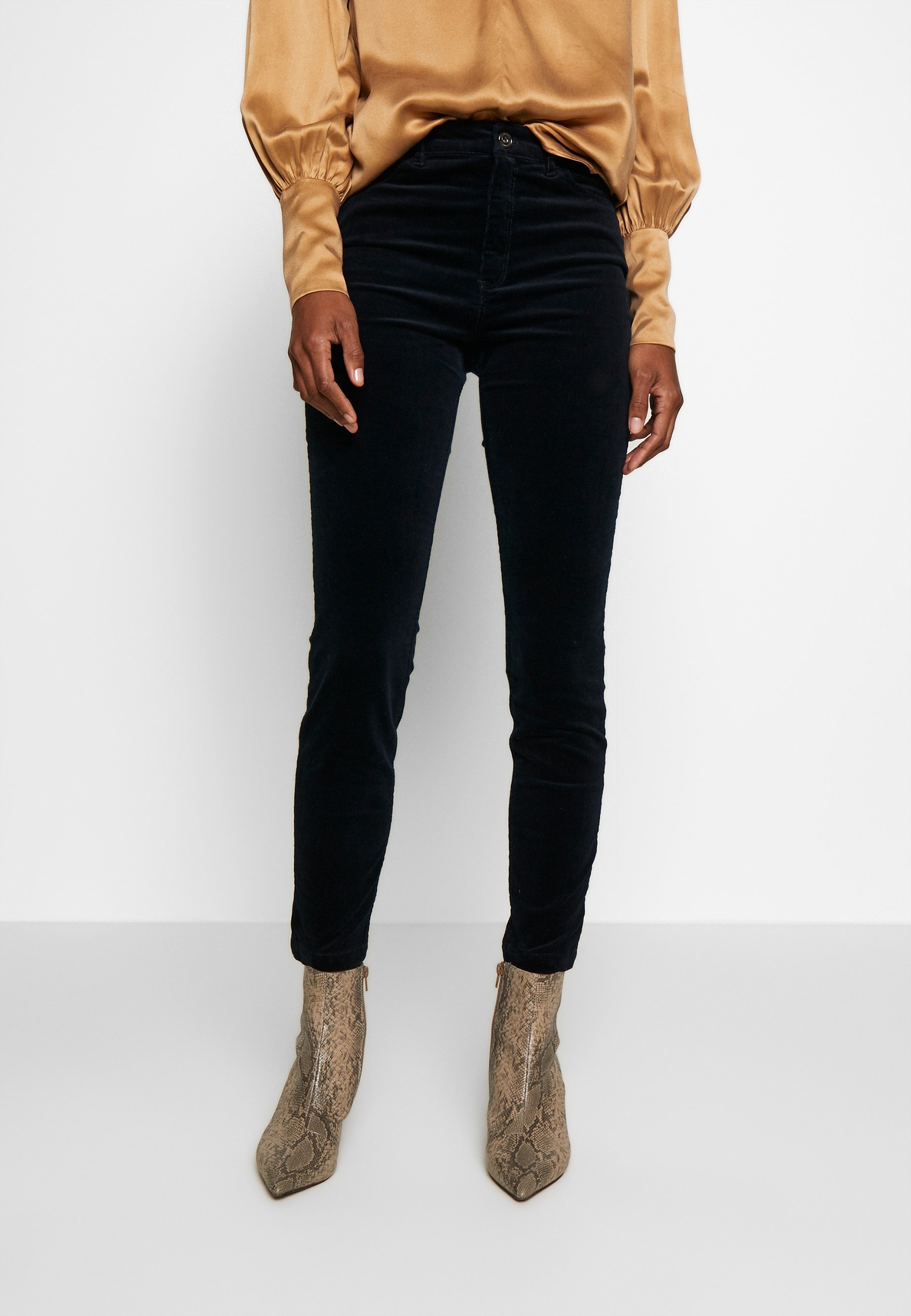 Pantalon pana springfield Outlet