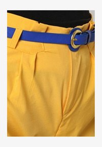 Seleccionado, amarillo