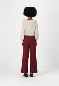 ONLY ONLSANIA TIE BUTTON PANT - Nohavice - burgundy
