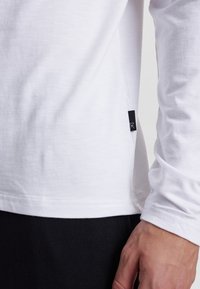 JBS OF DENMARK Undertrøjer - white