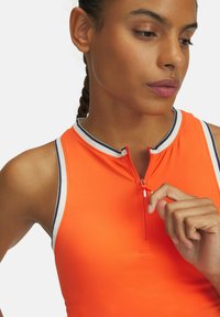 Under Armour RUN 96 - Top - fire