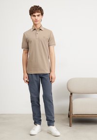BOSS PASSERTIP - Poloshirts - open brown