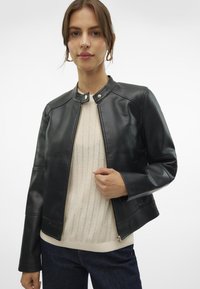 Vero Moda VMDIXIEMARIA SHORT COATED - Bunda z nepravej kože - black