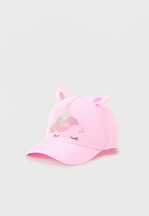 Lyserød børnekasket med et glitrende enhjørningehorn og manedesign, grafik med lukkede øjne og to bløde stofører på toppen.