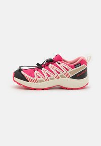 Unselected, rouge red/vanilla ice/flamingo pink