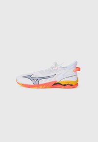 Unselected, white/fiery coral/citrus