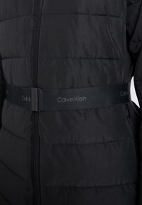 Calvin Klein PADDED BELTED  - Klassisk kåpe / frakk - black