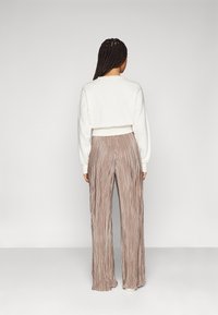 Pieces PCNORA WIDE PANT  - Pantaloni - fossil