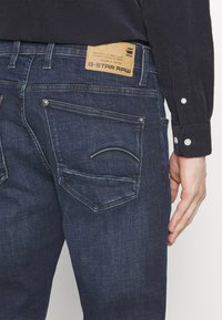 G-STAR REVEND SKINNY - Jeans Skinny Fit - worn in himalayan blue