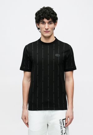 - T-shirt z nadrukiem