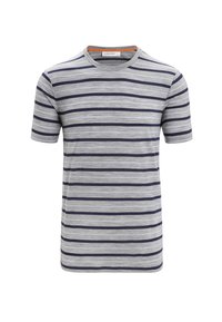 Pasiata koszulka, w szary i granatowy w poziome paski. Wykonana z miękkiego materiału, z okrągłym dekoltem i krótkimi rękawami.