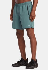 RVCA SPORT YOGGER 17- PERFORMANCE - Korte sportsbukser - gpa