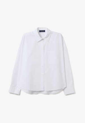 Witte lange mouw blouse met knoopsluiting, een voorkantzak en kraag, plat weergegeven op een witte achtergrond.