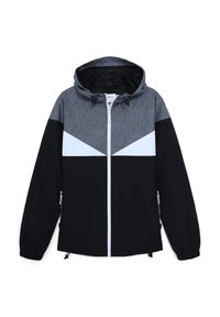 Giacca a vento con cappuccio, blocchi di colore neri e grigi, una striscia bianca e tasche laterali con zip; realizzata in materiale leggero.