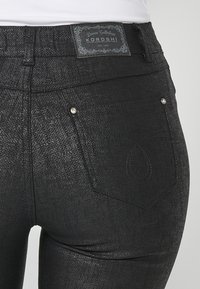 Koroshi Oprijete (skinny) kavbojke - black