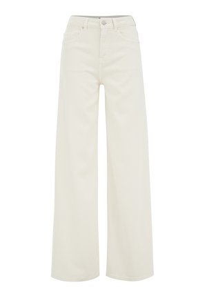 Pantalones de pierna ancha en denim blanco, con una cintura alta, cierre de botón en contraste y bolsillos delanteros. Textura suave y ligera.