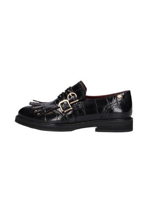 Zwarte glanzende leren nette loafer met dubbele gouden gespen, kwastdetails en lage hak, getoond vanaf de buitenkant.