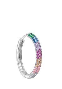 Boucle d'oreille en argent ornée de pierres précieuses scintillantes en dégradé de vert, bleu, violet, rose et orange, présentant une finition lisse et polie.