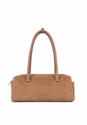 Sac à main rectangulaire en cuir suédé marron avec deux longues anses en cuir et une fermeture éclair, marqué Lancaster Paris en petites lettres au centre avant.