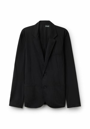 Černý blazer vyrobený z hladké látky, který má klopový límec, dvě přední kapsy a dva knoflíky. Rovný střih s dlouhými rukávy.