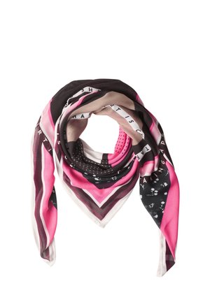 Foulard carré avec des rayures et des motifs roses, noirs, beiges et blancs, plié en forme de triangle lâche avec des éléments de texte visibles.