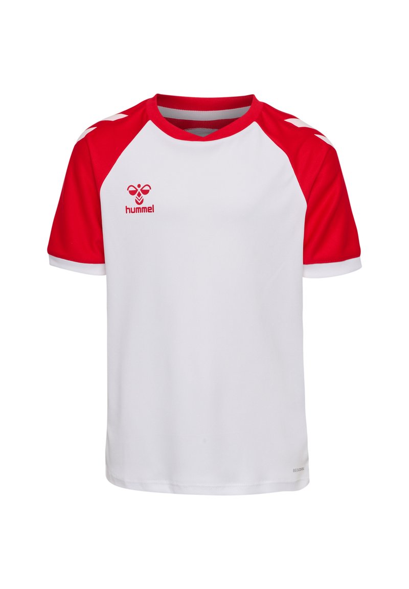 Hvid kortærmet skjorte med røde raglanærmer, der har et lille "hummel" logo på venstre bryst. Fremstillet af letvægtsstof.