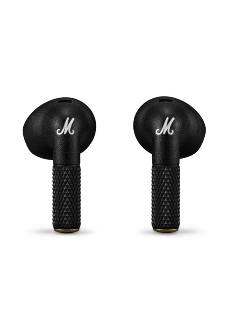 Auriculares inalámbricos con un acabado mate negro, agarre texturizado, detalles en dorado y el logo con la letra "M". Diseño ergonómico para mayor comodidad.