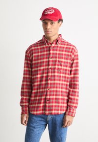 GANT CHECK SHIRT - Skjorter - ruby red