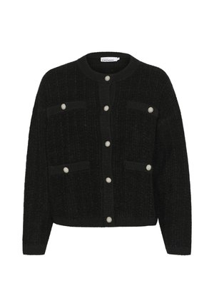 Sort strikket cardigan med rund halsudskæring, fuld knaplukning foran, to påsyede lommer og dekorative knapper på lommerne og placket.