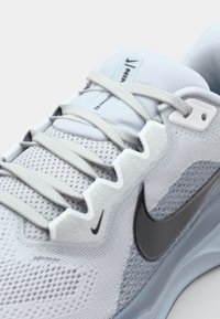 Nike Performance AIR ZOOM PEGASUS 41 - Løbesko til landevejen - pure platinum/anthracite/light armory blue/ashen slate/white