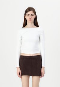 Hollister Co. EMEA FLAT SEAMLESS BOAT NECK - Ilgarankovis viršutinės dalies drabužis - bright white