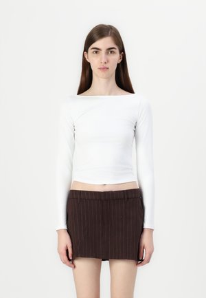 Hollister Co. EMEA FLAT SEAMLESS BOAT NECK - Tops ar garām piedurknēm - bright white