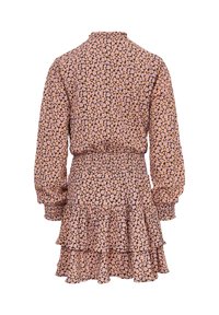 Jurk met lange mouwen en een gerafelde zoom, met een roze en lavendelkleurige luipaardprint op een zwarte achtergrond. Vanuit de taille geplooid detail.