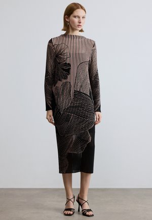 Φόρεμα-πουλόβερ - peach beige