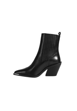Stiefelette - black