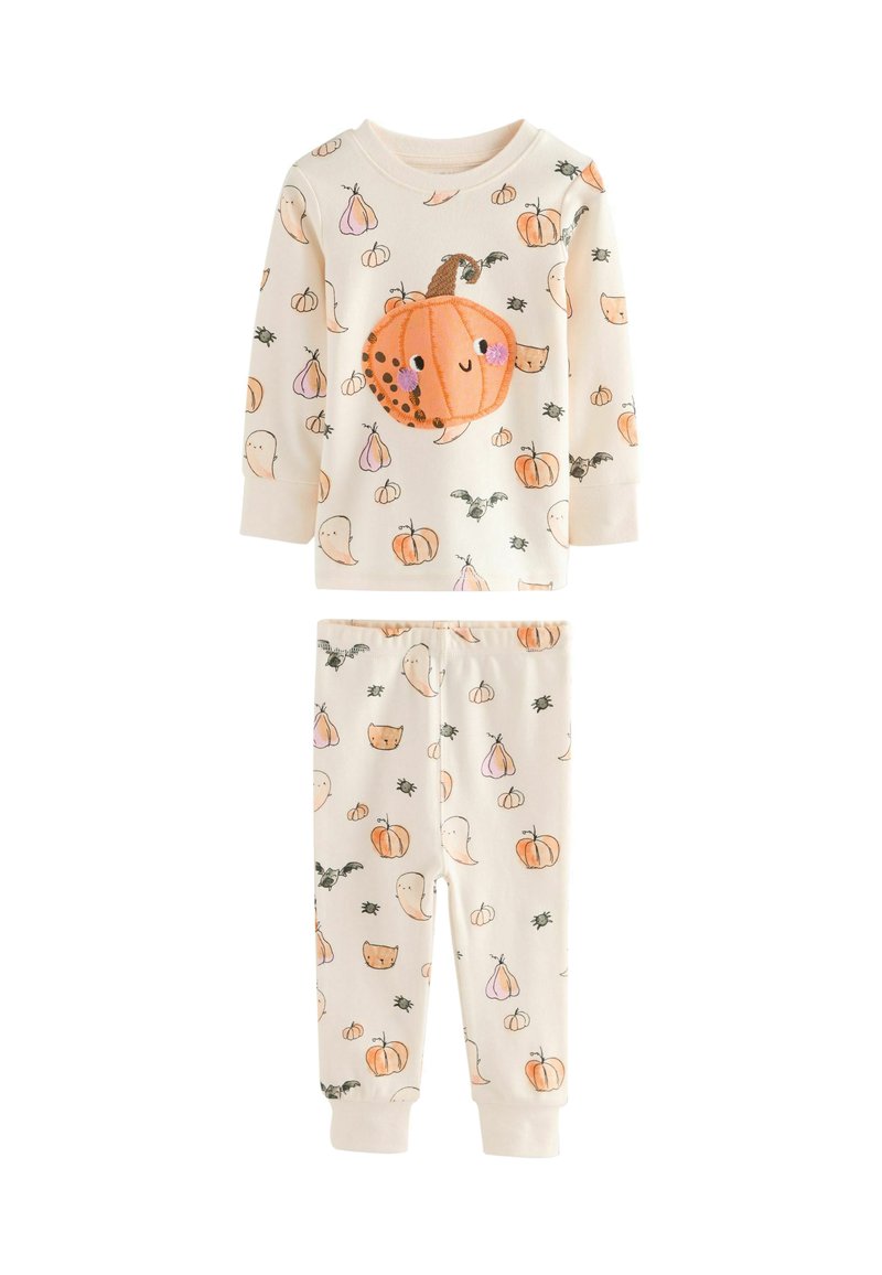 Set di pigiama in cotone composto da top a maniche lunghe e pantaloni color crema, decorato con motivi di zucche arancioni e fantasmi, polsini a costine e vita elastica.