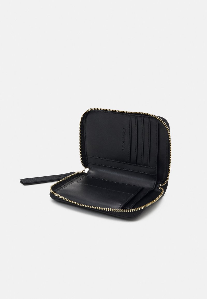 Damen Geldbörsen | Calvin Klein RESORT WALLET Geldbörse sand/beige - BN02932 Damen Geldbörsen | Calvin Klein RESORT WALLET Geldbörse sand/beige - BN02932