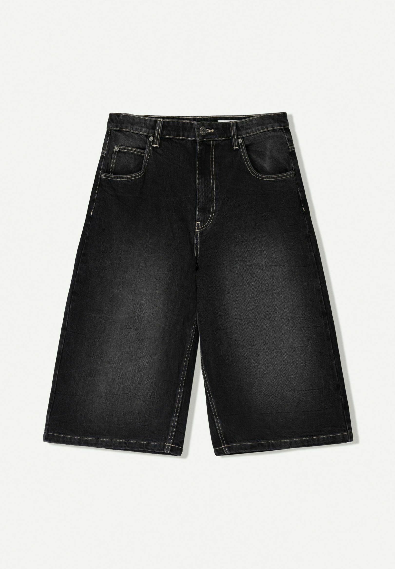 Bershka SUPER BAGGY BERMUDA - Denim shorts - black - Zalando