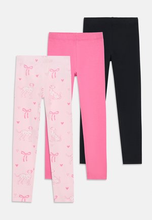 Trois paires de leggings : rose clair avec un imprimé dalmatien et des cœurs, rose vif et noir. Tous sont ajustés et fabriqués en tissu doux et extensible.
