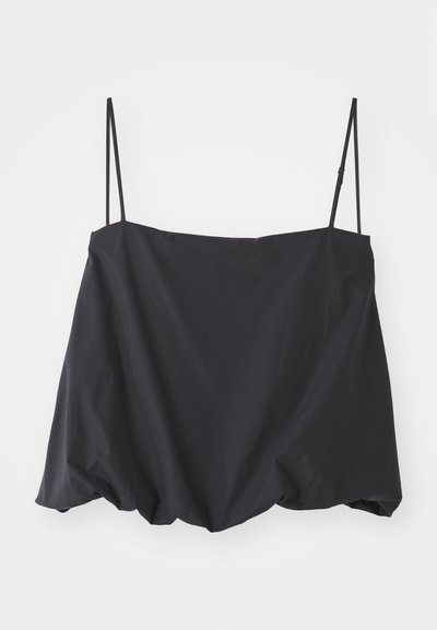 Débardeur noir sans manches avec des fines bretelles, coupe ample et ourlet froncé. Fabriqué en tissu léger avec une texture lisse.