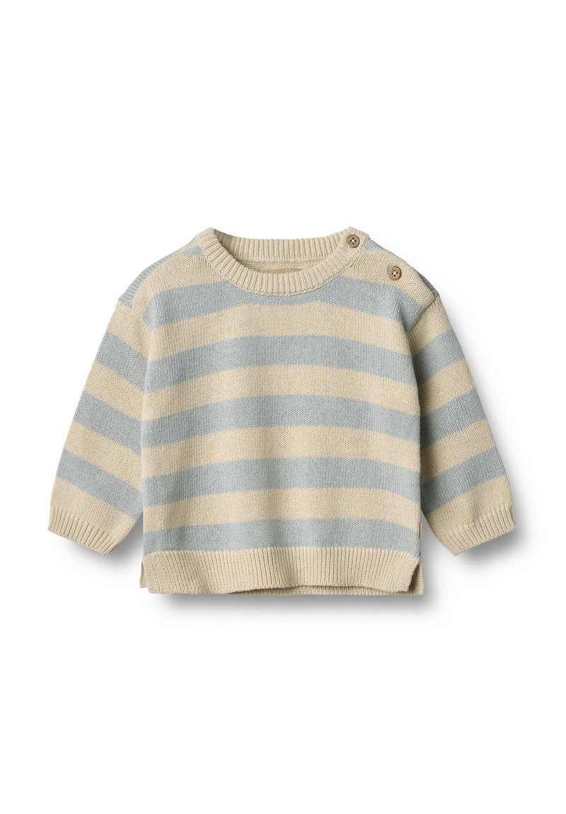 Pull en tricot rayé crème et bleu clair, avec un col rond, des manches trois-quarts et des accents de boutons sur une épaule.