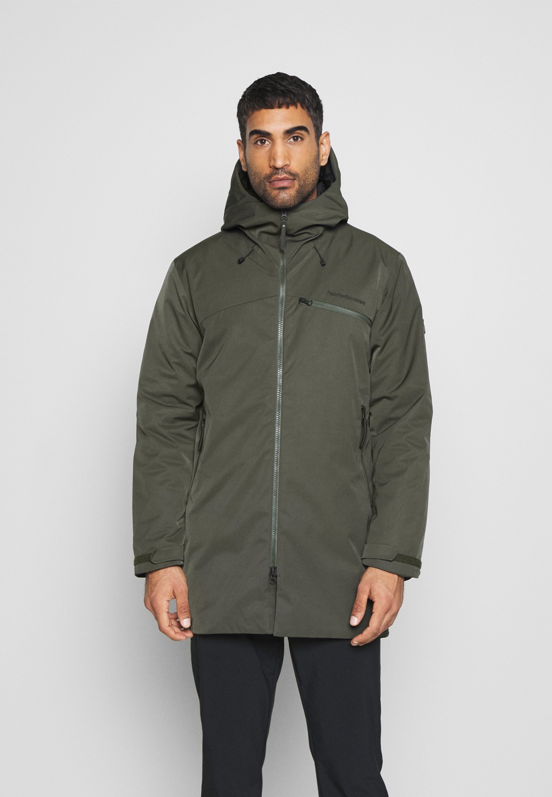 Peak Performance Sapphire Light Parka 2025 | ciclica.eu
