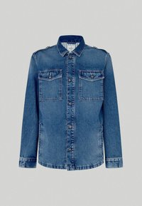 Jeansjacka i medelblå färg med långa ärmar, två framfickor med knappstängning och en klassisk krage.